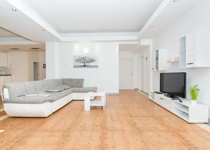 Villa Ana Umljanovic